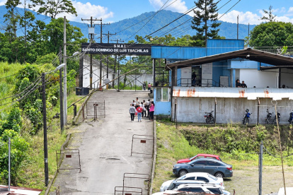 Seis presos de máxima seguridad escaparon hoy de la cárcel Bellavista, en Santo Domingo