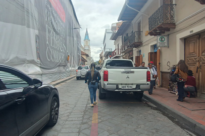 El sistema de parqueo rotativo permanece activo en Cuenca luego de superarse el desabastecimiento de las tarjetas.