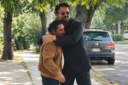 Ricardo Arjona regaló un automóvil a Pocho, el taxista mexicano que se convirtió en su amigo y trabajó en doce de sus giras.