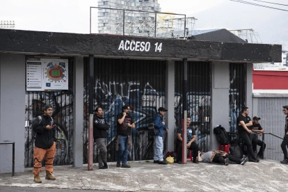 Desde este 13 de octubre, fans de Iron Maiden ya esperan en los exteriores del estadio Olímpico Atahualpa.