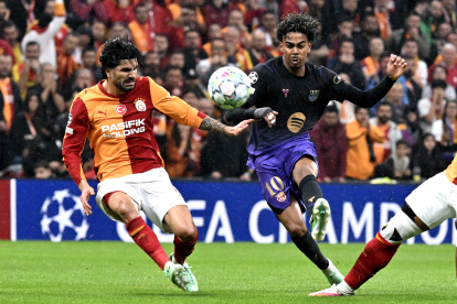 Lamine Yamal registró dos asistencias en la goleada 4-1 ante Galatasaray.