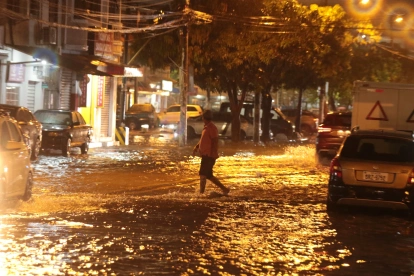 El pronóstico oficial contempla precipitaciones nocturnas en varias localidades de la región Litoral.