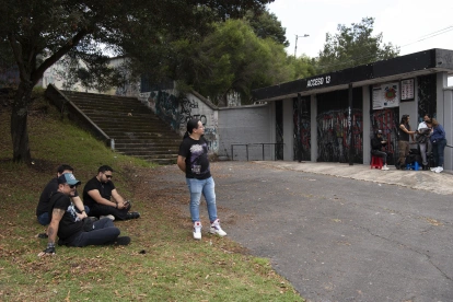 Desde el 13 de octubre, los seguidores de Iron Maiden ya hacpian fila en los exteriores del Olímpico Atahualpa.