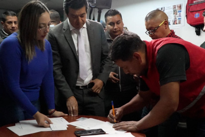Operativo en el Ministerio de Educación por una presunta red de tráfico de influencias.