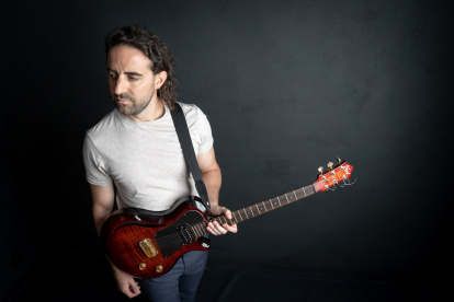 El guitarrista ecuatoriano Ramiro Olaciregui lidera New York – Berlin Connection, proyecto de jazz contemporáneo que se presentará el 22 de octubre.