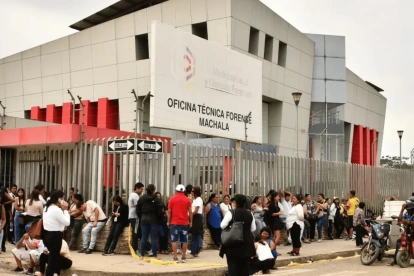Imagen referencial: Los restos fueron abandonados en fundas, sacos y mochilas, algunos acompañados de panfletos con panfletos.