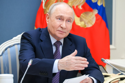 El presidente Rusia, Vladimir Putin, se niega a aceptar una tregua con Ucrania, país cuyo presidente quiere realizar elecciones.