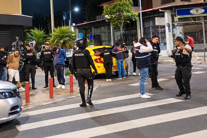 Tres ciudadanos extranjeros fueron detenidos durante un allanamiento en La Mariscal.