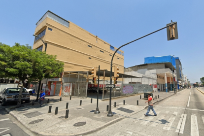 En las cercanías de la plaza de La Victoria hay predios abandonados o que funcionan como parqueaderos. La propuesta es convertirlos en parques de bolsillo.