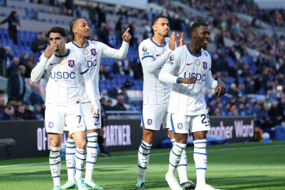 Moisés Caicedo completó su tercer partido con Chelsea en la Premier League 2026-27.