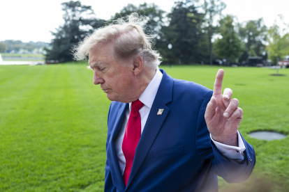 Donald Trump desató críticas entre republicanos y demócratas tras su decisión de eximir temporalmente a Rusia de varias sanciones económicas y comerciales.