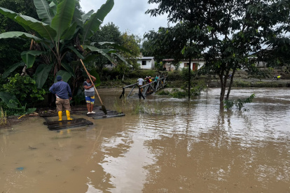 Las fuertes lluvias han dejado miles de afectados en Ecuador, especialmente en comunidades vulnerables a inundaciones y desbordamientos.