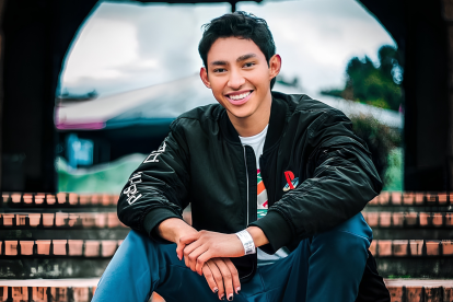 El youtuber Fernanfloo fue ovacionado por sus seguidores durante su presentación en el Budokan 2026