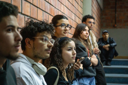 Miles de jóvenes ecuatorianos esperan conocer si fueron seleccionados para participar en la nueva fase de Jóvenes en Acción 2026.