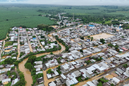 Interagua suspende operaciones por desbordamiento del río Tenguel.