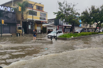 Las inundaciones y deslizamientos concentran la mayor parte de las emergencias registradas en 18 provincias