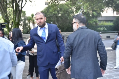 Juan Esteban Guarderas colocó en la Fiscalía una denuncia contra Pabel Muñoz.