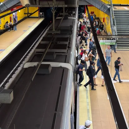 El 13 de abril, la espera por un tren fue de ocho minutos. Pasadas las 10:30, el sistema funcionó con normalidad.