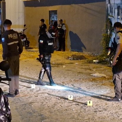 La policía investiga el doble crimen ocurrido en el barrio Valle Hermoso en el cantón La Libertad