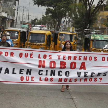 Los afectados recorrieron la avenida Cacique Tomalá, sur de Guayaquil