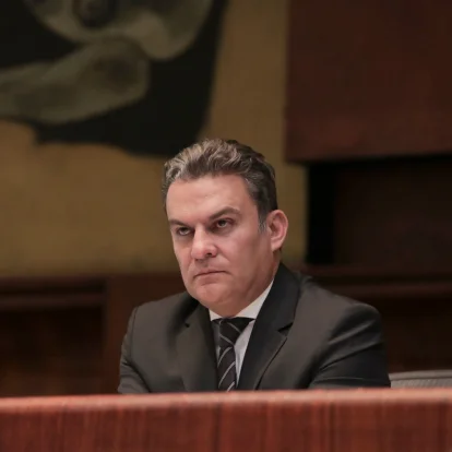Referencial. José Serrano en una imagen de archivo, mientras enfrenta un nuevo recurso de habeas corpus para salir del centro Krome.