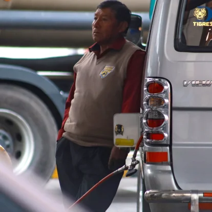 La gasolina Extra y Ecopaís, de mayor consumo a nivel nacional,  pasan  de $3,16 a $3,31 por galón.