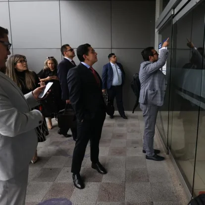 Los abogados del asambleísta Raúl Chávez, de la esposa de Álvarez y otros procesados llegaron al Complejo Judicial Norte, en Quito.