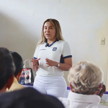 Ángela Plúa, alcaldesa de Jipijapa, fue detenida durante la Operación Digitador por una investigación por presunta delincuencia organizada.