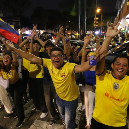 La celebración de los ecuatorianos porque La Tri ganó 2-1 a Alemania.