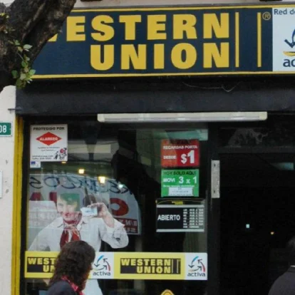 Agencia de Wester Union, una vía en la que ingresan las remesas a Ecuador.
