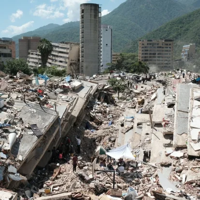 Gran parte de los edificios que colapsaron en el terremoto del 24 de junio en La Guaira fueron precisamente los construidos por los gobiernos de Chávez y Maduro.