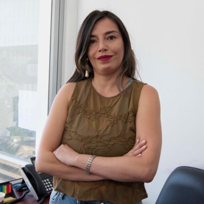 Lorena Araujo es una de cuatro investigadores de la PUCE, que estudió el rendimiento académico de alumnos.