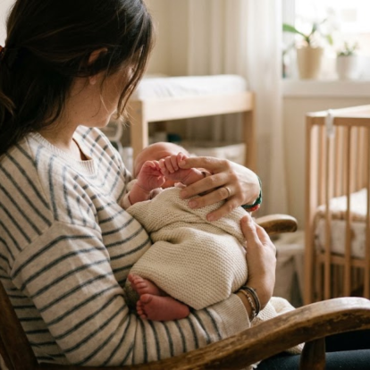 Todavía no hay un acuerdo entre ADN y Revolución Ciudadana sobre la ampliación del permiso de maternidad y paternidad.