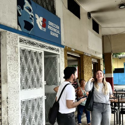 Gabriela Rivadeneira, presidenta de Revolución Ciudadana, anunció en la sede sur del movimiento, en Guayaquil, las acciones que ejecutará la organización política.