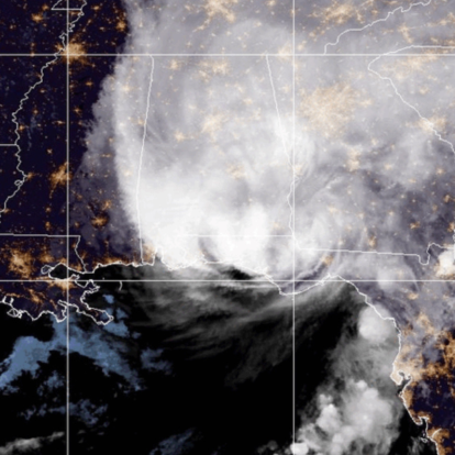 Captura de video tomada de la pagina oficial de la Oficina Nacional de Administración Oceánica y Atmosférica (NOAA), a través del Centro Nacional de Huracanes (NHC) de EE.UU.