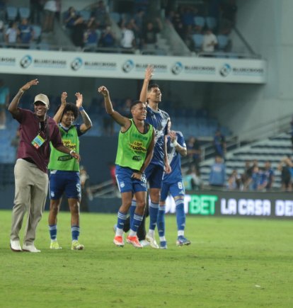Jugadores del Bombillo celebraron por adelanto con la victoria 1-0 del sábado 25 de abril, ante Liga de Quito.