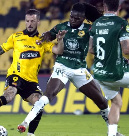 Barcelona SC logró una remontada ante Mushuc Runa con goles de sus defensores.