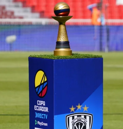 La Copa Ecuador es el torneo organizado por la Federación Ecuatoriana de Fútbol.