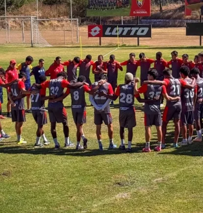 La plantilla de El Nacional durante una sesión de entrenamiento previa a su próximo compromiso oficial.