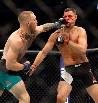 onor McGregor (i) y Nate Díaz protagonizaron uno de los enfrentamientos históricos en el desarrollo de la UFC. Tuvieron dos combates en 2016, ganaron uno cada uno.