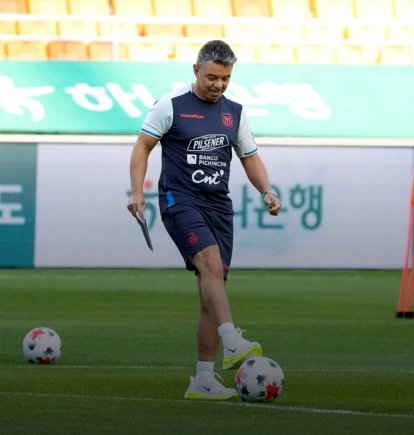 El entrenador Marcelo Gallardo está evaluando a la plantilla tricolor.