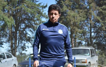 Paúl Vélez, técnico de Macará, no estuvo de acuerdo con las expresiones de Ismael Rescalvo.