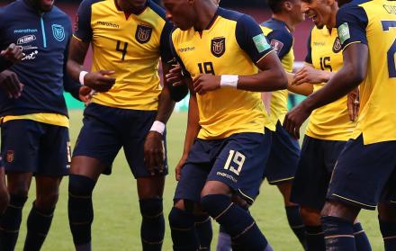 Ecuador goleada Uruguay