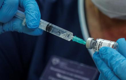 El proceso de vacunación contra la covid-19 en Argentina se hará con las dosis que llegarán de la Sputnik V rusa