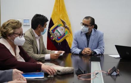 Jorge Yunda se reunió con el ministro de Salud, Mauro Falconí.