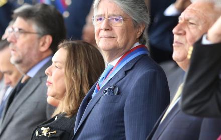 Guillermo Lasso en ceremonia militar