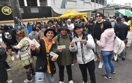 NOCHE AMARILLA EN QUITO