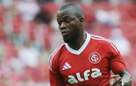 Enner valencia doblete