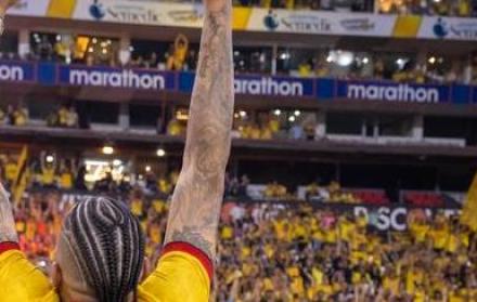 Jonatan Álvez y su romance con la hinchada amarilla.