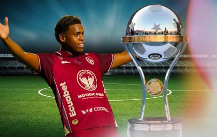 Elián Caicedo ofensivo de Mushuc Runa en la Copa Sudamericana.